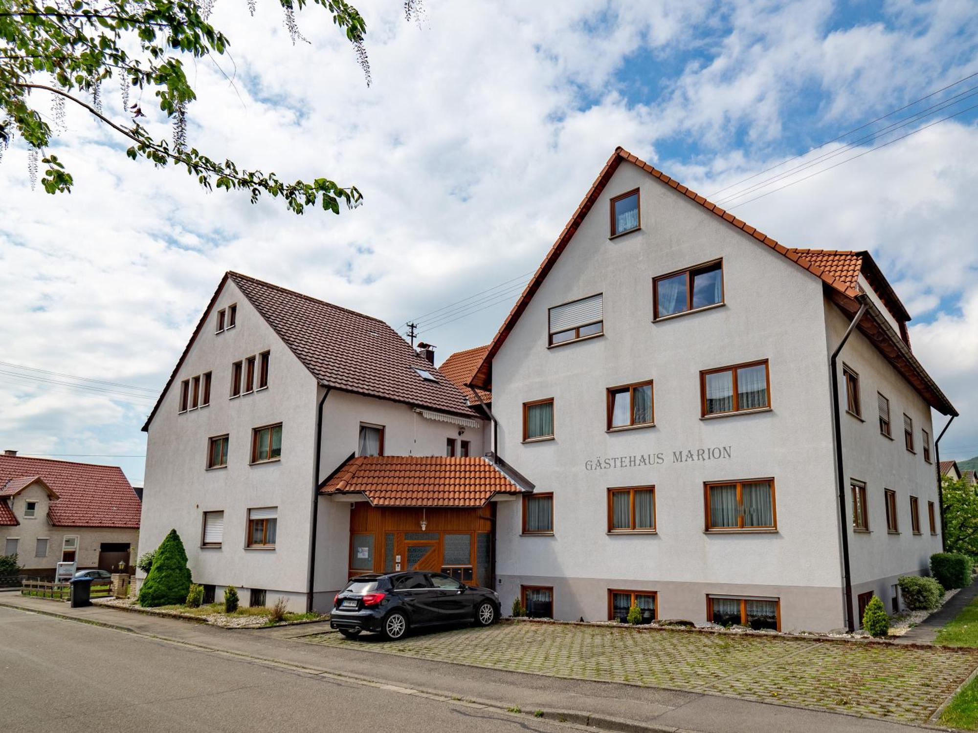 Gaestehaus Marion Dettingen an der Erms Екстериор снимка