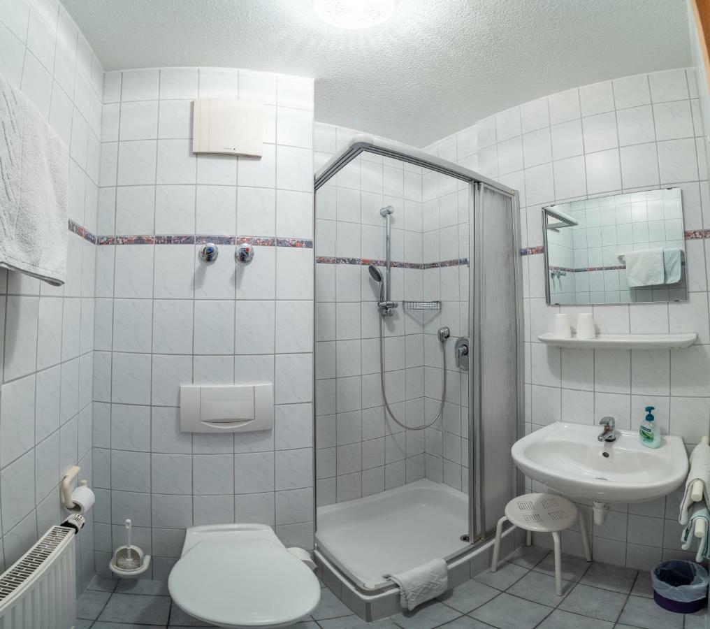 Gaestehaus Marion Dettingen an der Erms Екстериор снимка